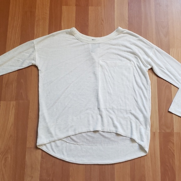 Bobi white knit blouse with huge front pocket - Picture 1 of 2